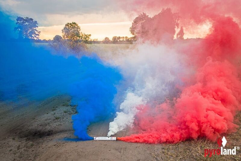 Rauchflagge 40s, blau/weiß/rot von Pyroland ab 7.99€ jetzt bestellen